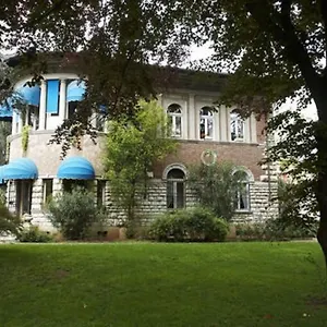 2* Bed & Breakfast V